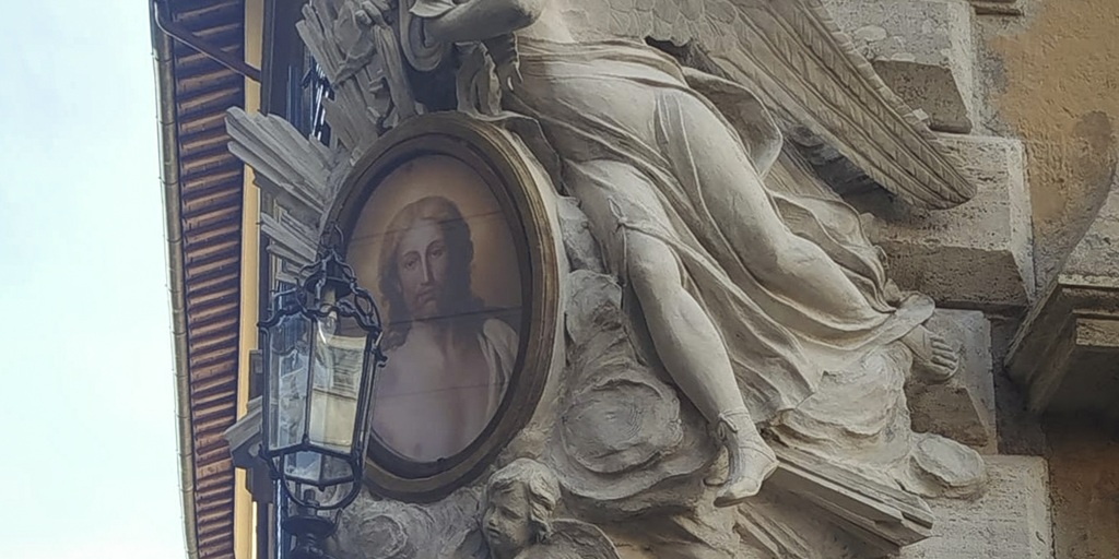 Edicola sacra di via dei Coronari 