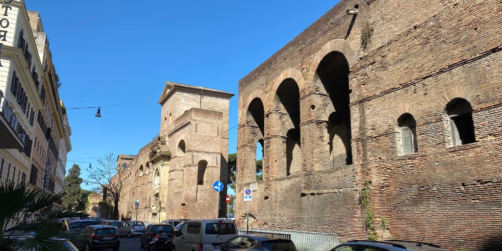 Camminamento delle Mura Aureliane di via Campania