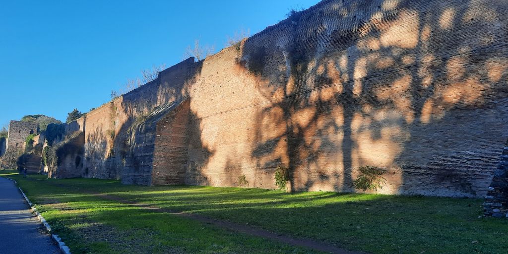 Mura Aureliane, tratto tra v. Cristoforo Colombo e piazzale Ostiense