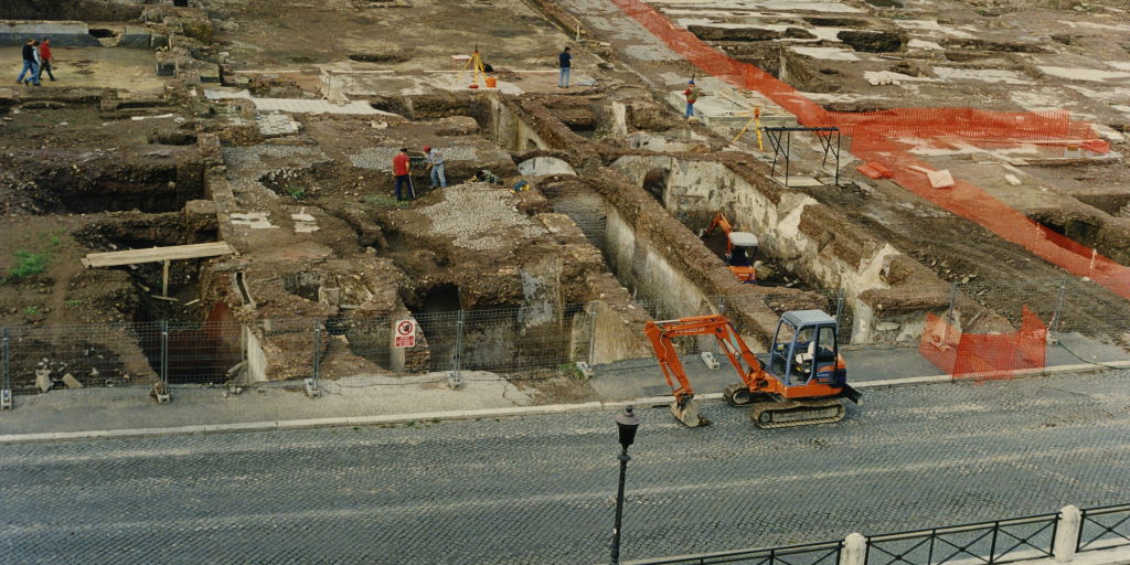 Il Foro di Traiano in corso di scavo
