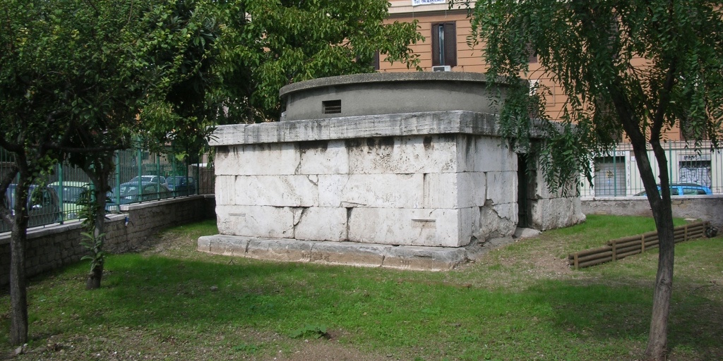 Sepolcro di largo Talamo