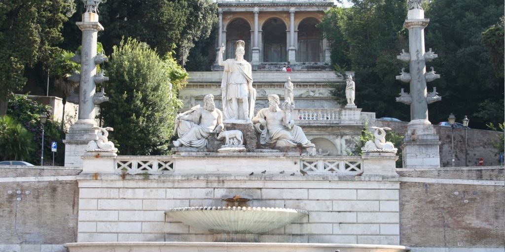 Fontana della Dea Roma in Piazza del Popolo