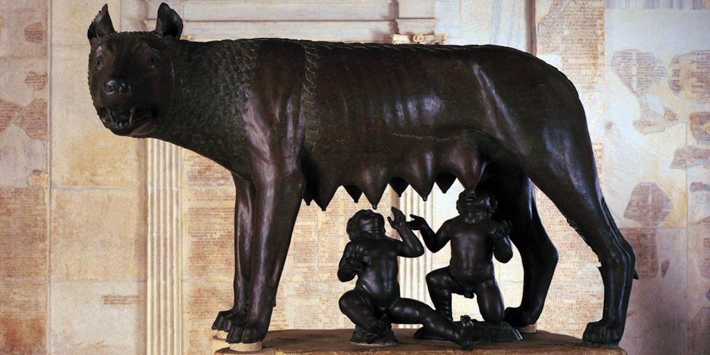 Stauta della Lupa che allatta i due gemelli Romolo e Remo