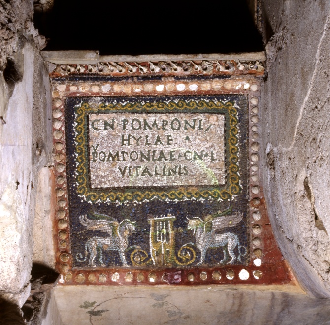 Nicchia funeraria di Pomponius Hylas e della Moglie Vitalina