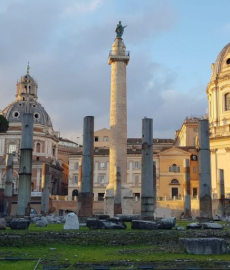 Veduta generale dei Fori Imperiali. In primo piano il Foro di Traiano Veduta generale dei Fori Imperiali. In primo piano il Foro di Traiano