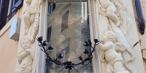 Edicola sacra di via della Dataria 89, angolo via di San Vincenzo