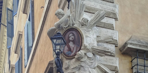 Edicola sacra di via Lancellotti, angolo piazza Lancellotti