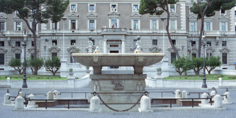 Fontana in piazza del Viminale