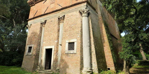 Facciata della chiesa di S. Urbano alla Caffarella 