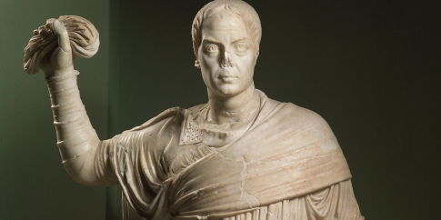 Sala Caldaie - statua magistrato anziano inv. 896