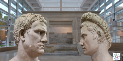 Agrippa (a sinistra) fronteggia Augusto (a destra) davanti l'Ara Pacis Agrippa (a sinistra) fronteggia Augusto (a destra) davanti l'Ara Pacis