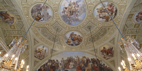 Sala da ballo del Casino Nobile. Il “Parnaso” e sul soffitto le “Storie di Amore” di Leonardo Messabò e Domenico Tojetti (1840 ca.): Le Storie di Amore ed