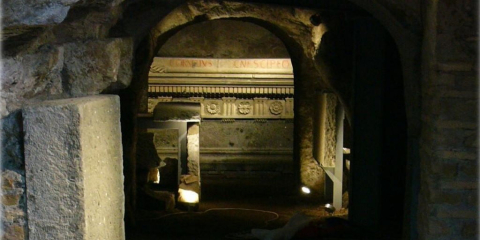 Sepolcro degli Scipioni, interno con sarcofago