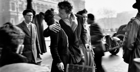 Le baiser de l&#039;hôtel de ville, Paris, Robert Doisneau, 1950