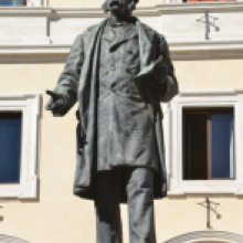 Statua di Marco Minghetti