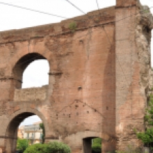 Acquedotto Neroniano, Piazzale Labicano