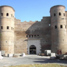 Mura Aureliane, Porta Asinaria