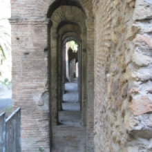 Mura Aureliane, Settore J da Porta Metronia a Porta Latina - Il camminamento inferiore nel tratto J02-J03