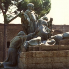 Monumento a S.Francesco d’Assisi, particolare del gruppo dei seguaci